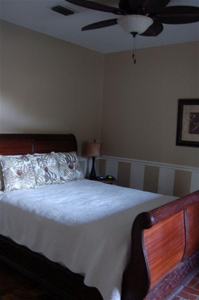 Tux Creek Inn Biloxi Extérieur photo